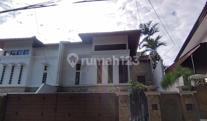 House for rent, ready to occupy, in Patra Kuningan area, South Jakarta. House for rent, ready to occupy, in Patra Kuningan area, South Jakarta.