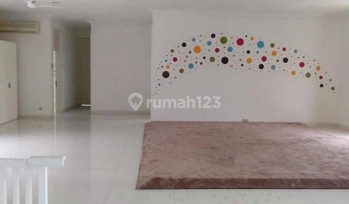 Disewakan rumah siap huni dekat Senayan City 1