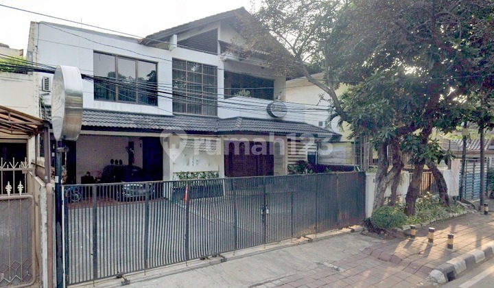 Rumah disewakan area Kebayoran baru cocok buat kantor dan tempat usaha Rumah disewakan area Kebayoran baru cocok buat kantor dan tempat usaha