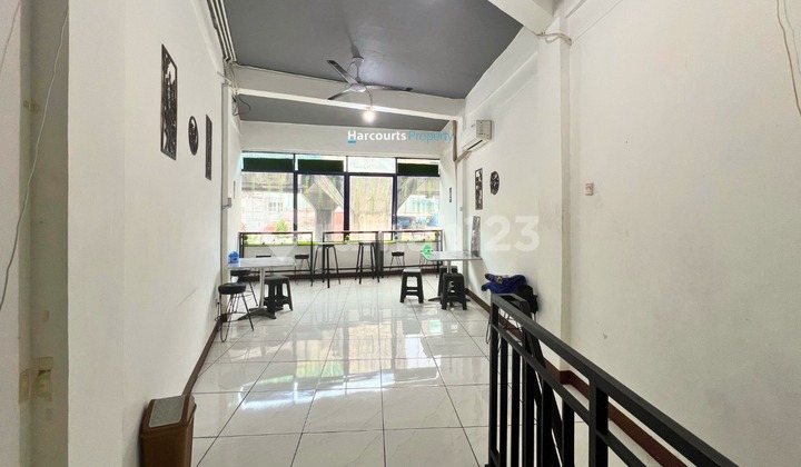 For rent: Wolter area shop house, suitable for office and business premises. For rent: Wolter area shop house, suitable for office and business premises.