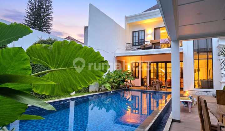 Hunian Mewah dengan Private Pool dan Astri di Jatiwarna Bekasi 2
