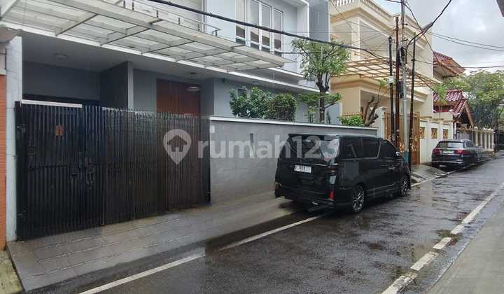 Dijual Rumah Modern Dalam Komplek Tenang di Cempaka Putih Jakarta Dijual Rumah Modern Dalam Komplek Tenang di Cempaka Putih Jakarta