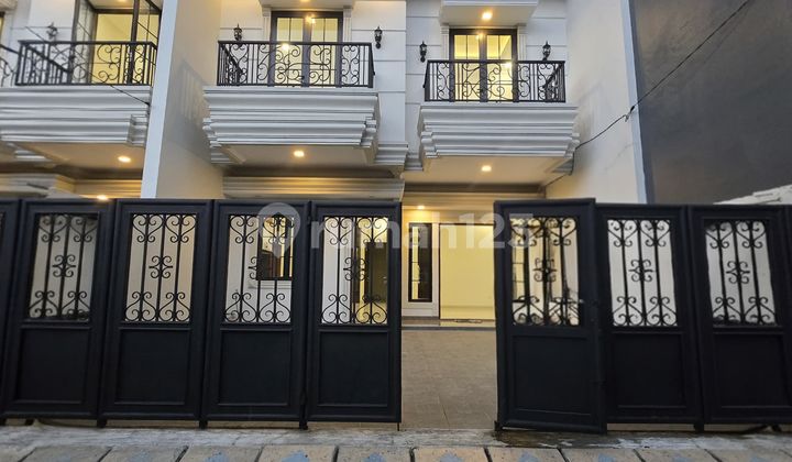 Rumah Baru Classic Modern Non Komplek Di Duren Sawit Jakarta Rumah Baru Classic Modern Non Komplek Di Duren Sawit Jakarta