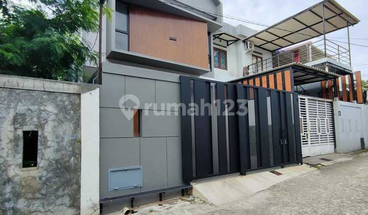 Rumah Baru Full Renovasi Lokasi Strategis Siap Huni