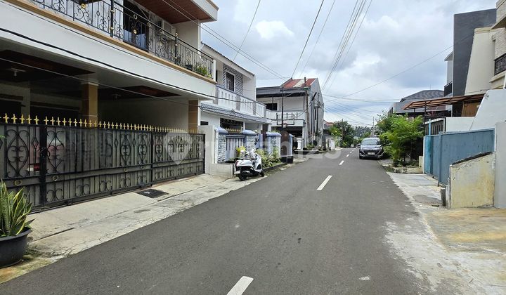 Rumah Second Dalam Komplek One Gate Jalan Lebar Di Duren Sawit 2