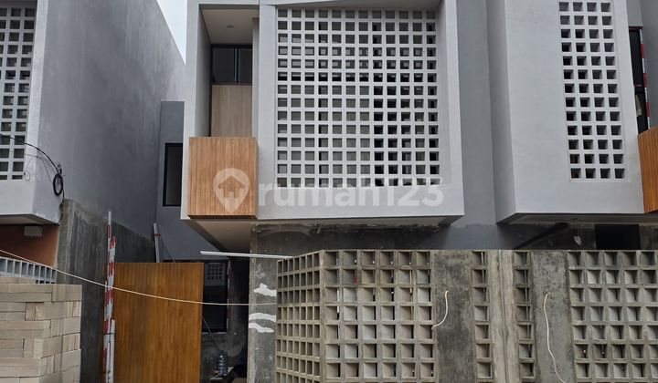 Rumah Baru Tahap Finishing Dalam Mini Cluster Di Pondok Kelapa Rumah Baru Tahap Finishing Dalam Mini Cluster Di Pondok Kelapa