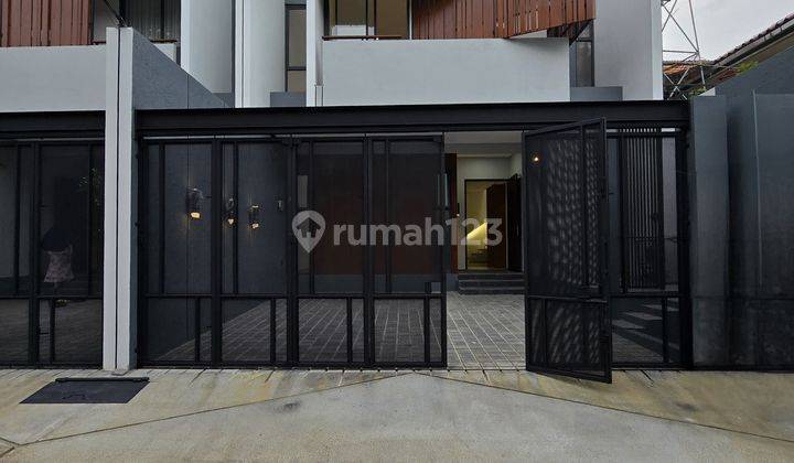 Dijual Rumah Modern Tropis Dalam Komplek Tenang Di Duren Sawit Jakarta Timur 2