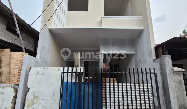 Dijual Rumah Dalam Komplek Bebas Banjir di Duren Sawit