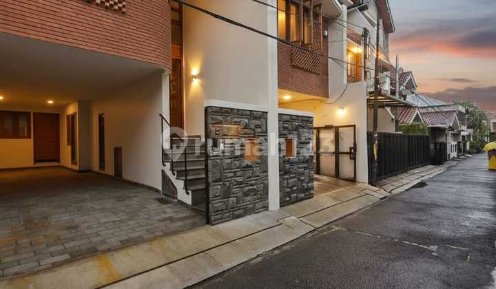 For Sale New House with Modern Tropical Design in Cipinang Rawamangun 2