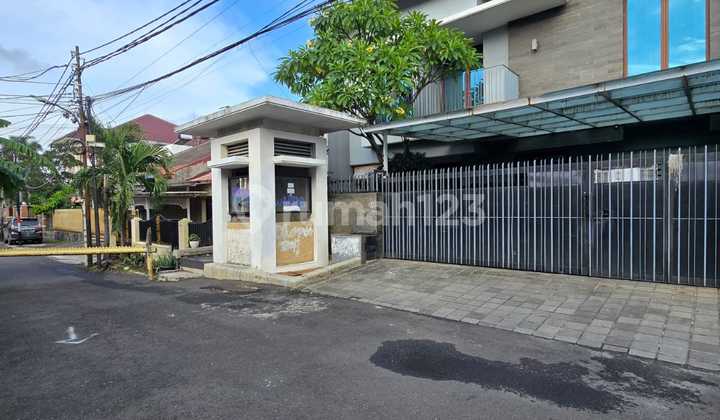 Rumah Secondary Dalam Komplek Akses Jalan Lebar di Cipinang 2