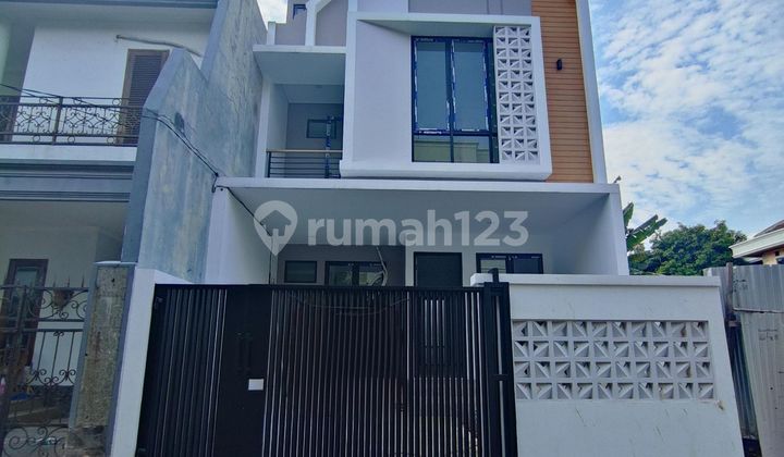 Dijual Rumah Baru Dalam Komplek Tenang Di Pondok Bambu Jakarta