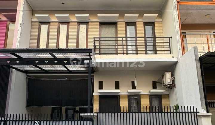 Rumah Secondary Dalam Komplek Billymoon di Pondok Kelapa Jakarta