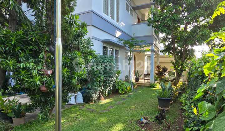 Rumah Modern Tropis With Rooftop Posisi Hook Di Kayu Putih  2