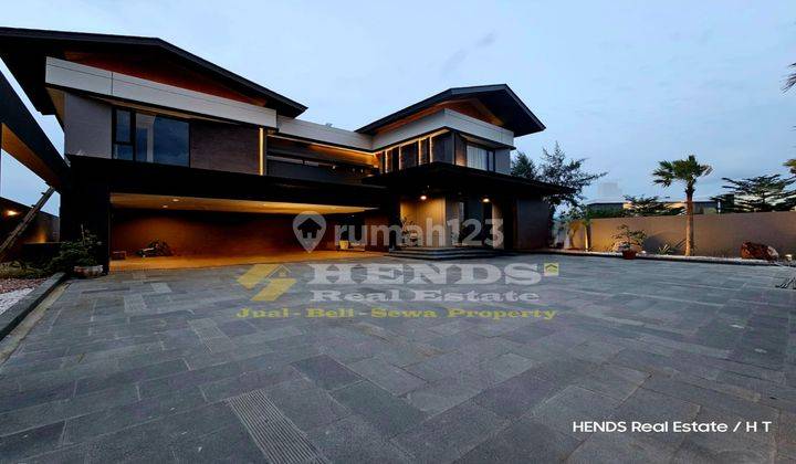 DiJUAL Rumah Rasa Villa ,Mewah dan Canteeq Baru Siap Renovasi ,Hadap Selatan Batam Centre....  1