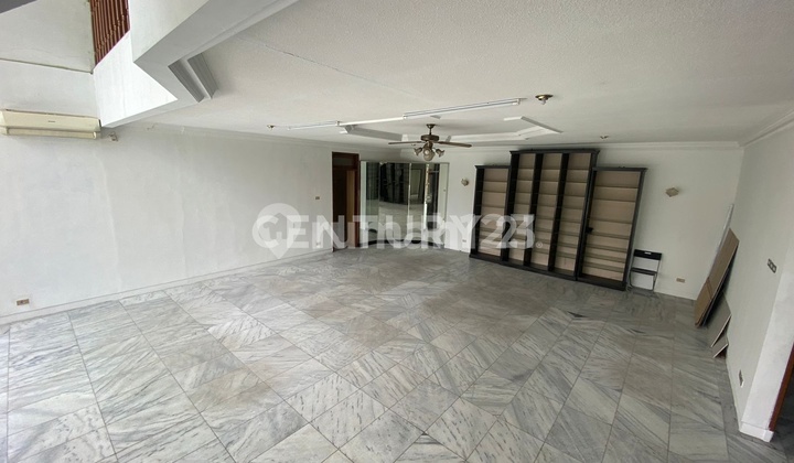 House with Swimming Pool in Cipete Area