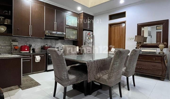 Sell 3-Story Semi-Furnished House Ready to Occupy in Pasar Minggu 2