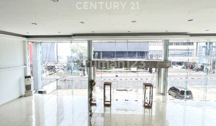 Dijual Showroom Siap Pakai di Gandaria Utara Jakarta Selatan