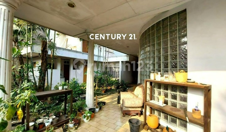 Rumah Tanah Luas Ada Kolam Renang di Daerah Haji Nawi 4891