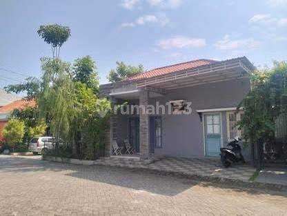 Rumah Cantik Sapphire Shm 192 M² Full Furnished, Dekat Stasiun & Tk  1