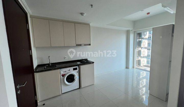 Disewakan Apartemen Green Sedayu Cengkareng 3 BR Semi Furnish  1