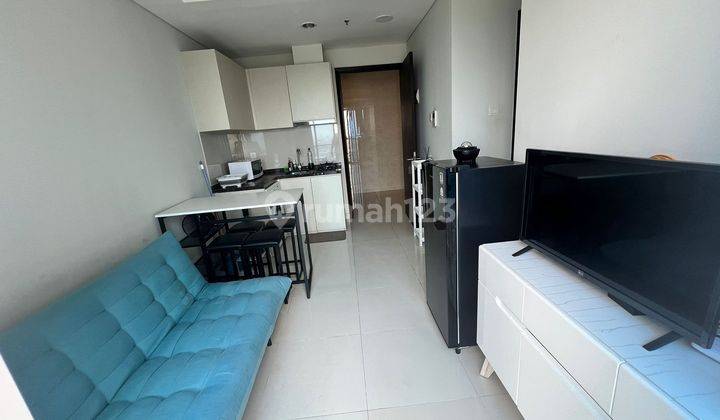 Apartemen Puri Mansion Tipe 2 BR Sewa Furnish Bagus View Kolam 1