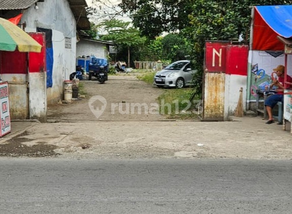 Land 560M Strategic Suitable for Business Location on the Side of Curug Road.