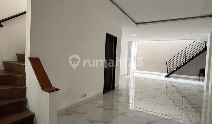 Rumah Bagus 2Lt Baru Renovasi di Taman Pattaya Lippo Karawaci 2
