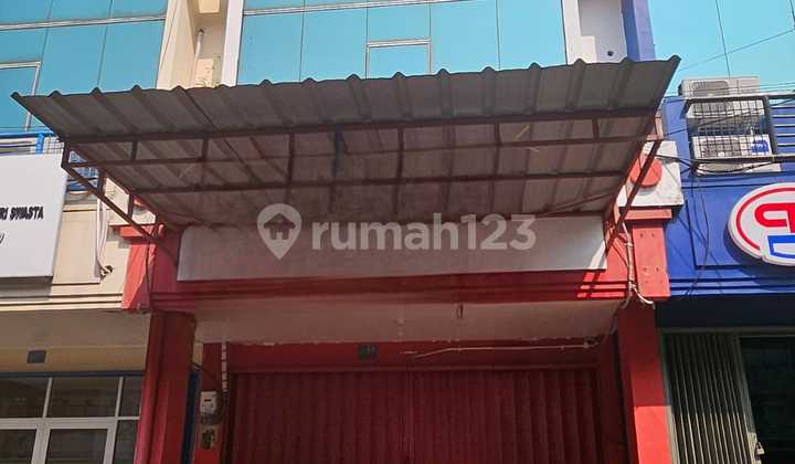 Good 3-Story Strategic Ruko in Bustling Cimone Tangerang, Ready for Use.