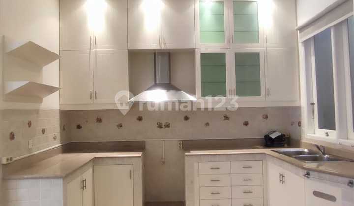 Rumah Cantik Siap Huni Sudah Renovasi Taman Bromo Lippo Karawaci.