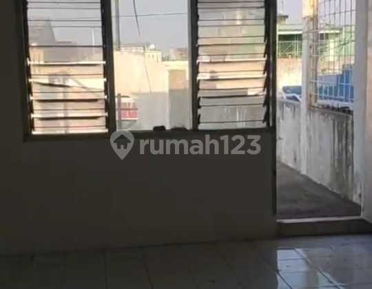 Good 3-Story Strategic Ruko in Bustling Cimone Tangerang, Ready for Use.