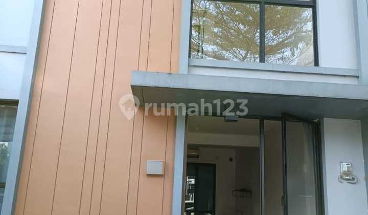 Rumah Bagus Siap Huni Strategis Permata Millenium Lippo Karawaci. Rumah Bagus Siap Huni Strategis Permata Millenium Lippo Karawaci.