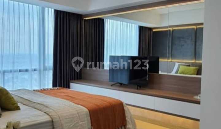 Luxurious Interior Hillcreast Apartment 3BR Furnished Lippo Karawaci 