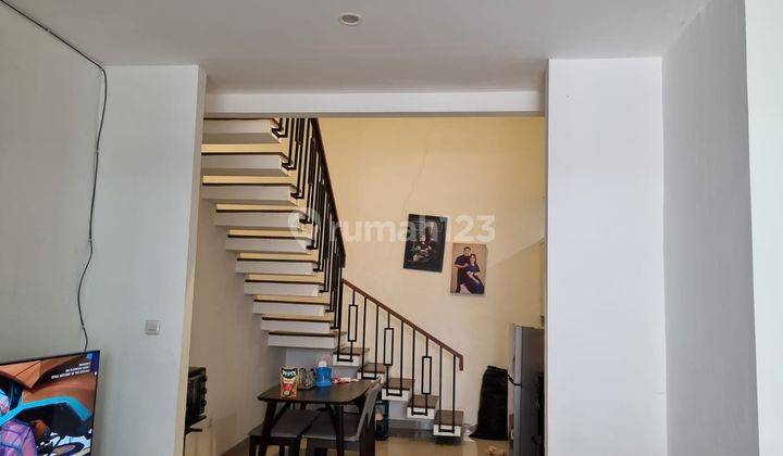 Rumah Cantik di Cluster Megah Aryana Karawaci 2Lt Semi Furnished. 1