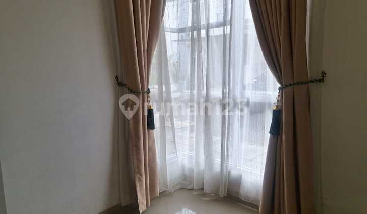 Rumah Bagus 2Lt Hunian Nyaman Strategis at Flora Aryana Karawaci. 2