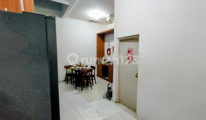 Rumah Minimalis 3 Lantai di Kebon Jeruk Jakarta Barat - Semi Furnished & Strategis 2