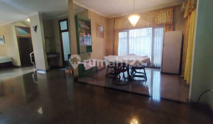 Dijual Tanah dan Rumah Strategis Dekat Ke Tol di Meruya Selatan