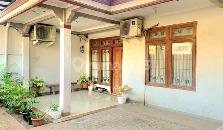 Rumah Posisi Hook Berlokasi Strategis di Duren Sawit, Jakarta Timur