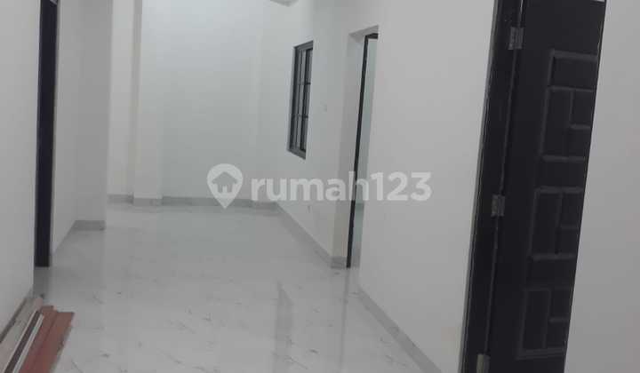 Modern 3-Storey House, Land Area 100 m², Freehold Certificate &amp; Building Permit - Jatiwarna, Bekasi 2