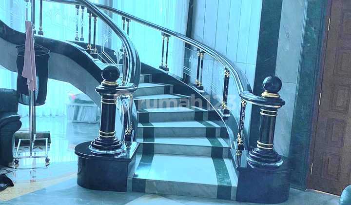 Rumah Posisi Hook Nyaman di Tanjung Barat, Jakarta Selatan 2