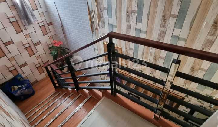 Rumah 3 Lantai Cantik dan Lokasi Strategis di Cluster Acacia Residence Bekasi 2