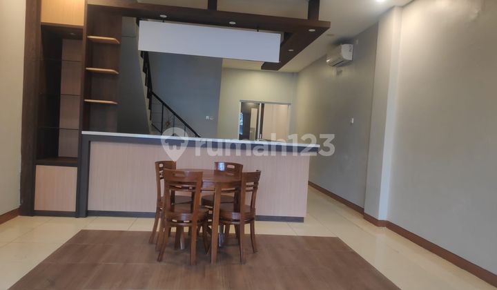 Ruko 2,5 Lantai Strategis Cocok untuk Kantor di Harapan Indah Bekasi