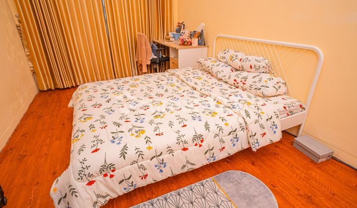 Strategic House in Taman Harapan Baru - 2 Floors, Freehold Title, Move-In Ready 2