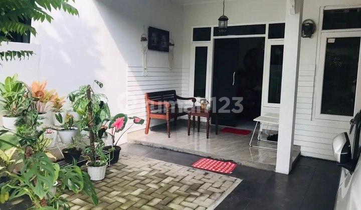 Beautiful Well-Maintained Ready-to-Occupy House in Strategic Location, Sanggar Hurip Complex. 2