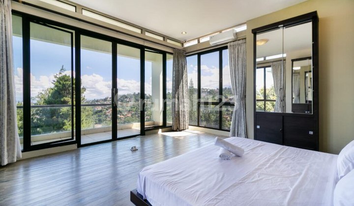 Rumah Mewah Minimalis Tropis Di Mainroad Resor Dago Pakar Ada Kolam Renang  2