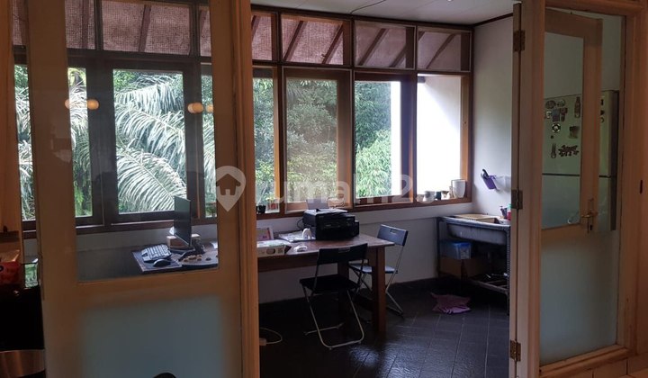 Classic European-Style House in Ciumbuleuit with a Strategic Location 2