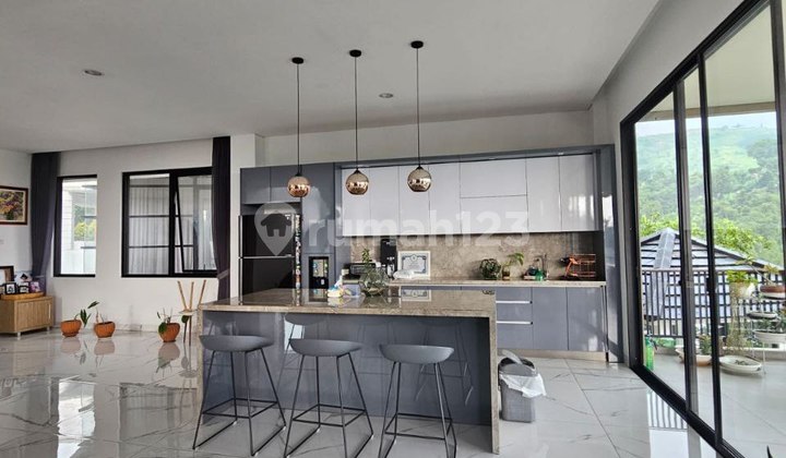 Rumah Mewah Full Furnish Ada View Komplek Resor Dago Pakar 