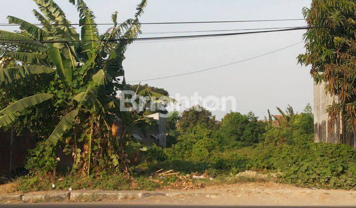 sebidang tanah di daerah Klayan, Cirebon