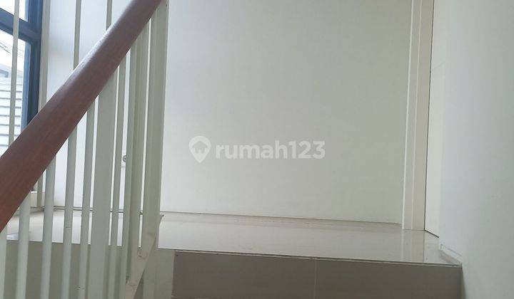 Rumah Baru New Modern Minimalis North West Lake Citraland Surabaya Barat 2