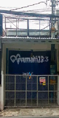 Shop house on MT. Haryono Street main road, suitable for all types of businesses near UB, Unisma, UMM, Lowokwaru, Malang. Shop house on MT. Haryono Street main road, suitable for all types of businesses near UB, Unisma, UMM, Lowokwaru, Malang.