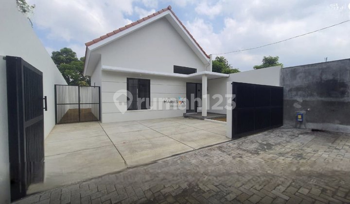 New Ready-to-Live House in Tunggulwulung Near Campus, Lowokwaru, Malang City New Ready-to-Live House in Tunggulwulung Near Campus, Lowokwaru, Malang City